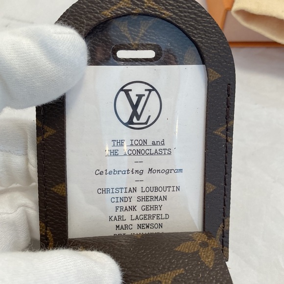 LOUIS Vuitton Monogram Iconoclasts Jumbo Luggage Tag - Picture 7 of 12